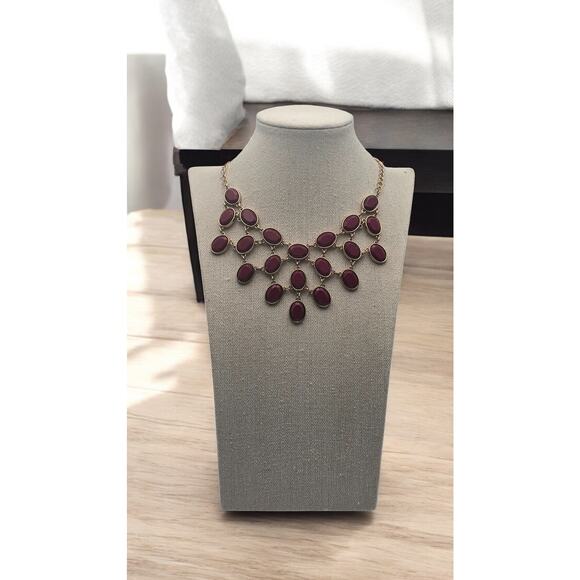 Cascading Burgundy Red Fauceted Stone Cascading Necklace - Picture 4 of 4